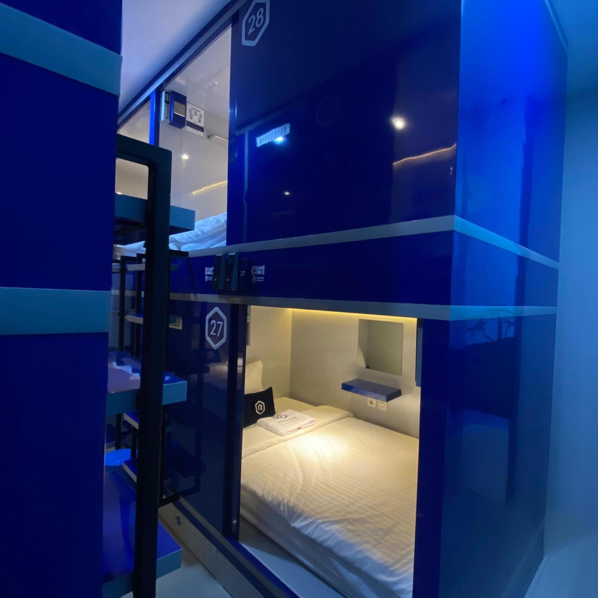 Hotel Rosalyne Sleepbox Malioboro 3 Yogyakarta Exterior foto