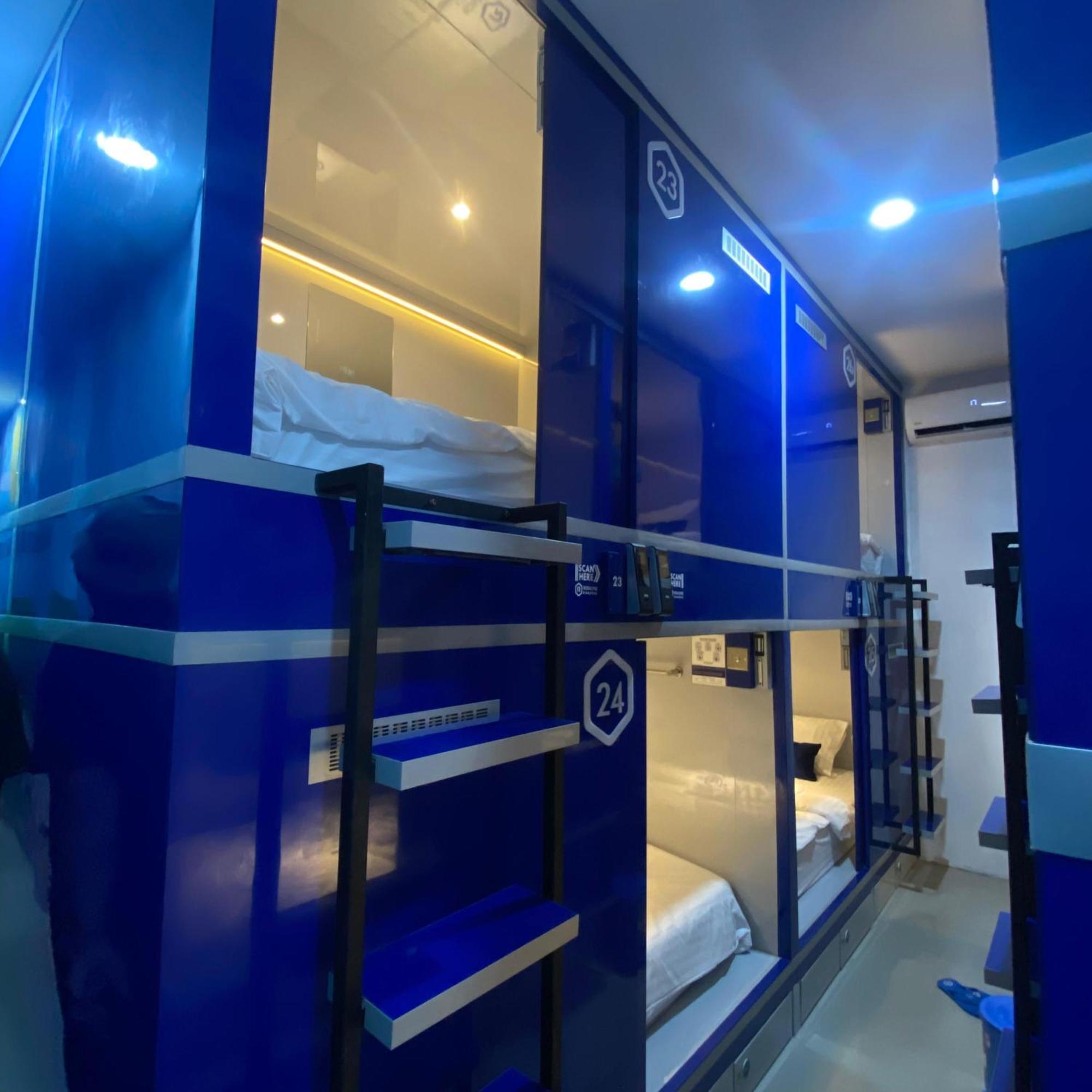 Hotel Rosalyne Sleepbox Malioboro 3 Yogyakarta Exterior foto