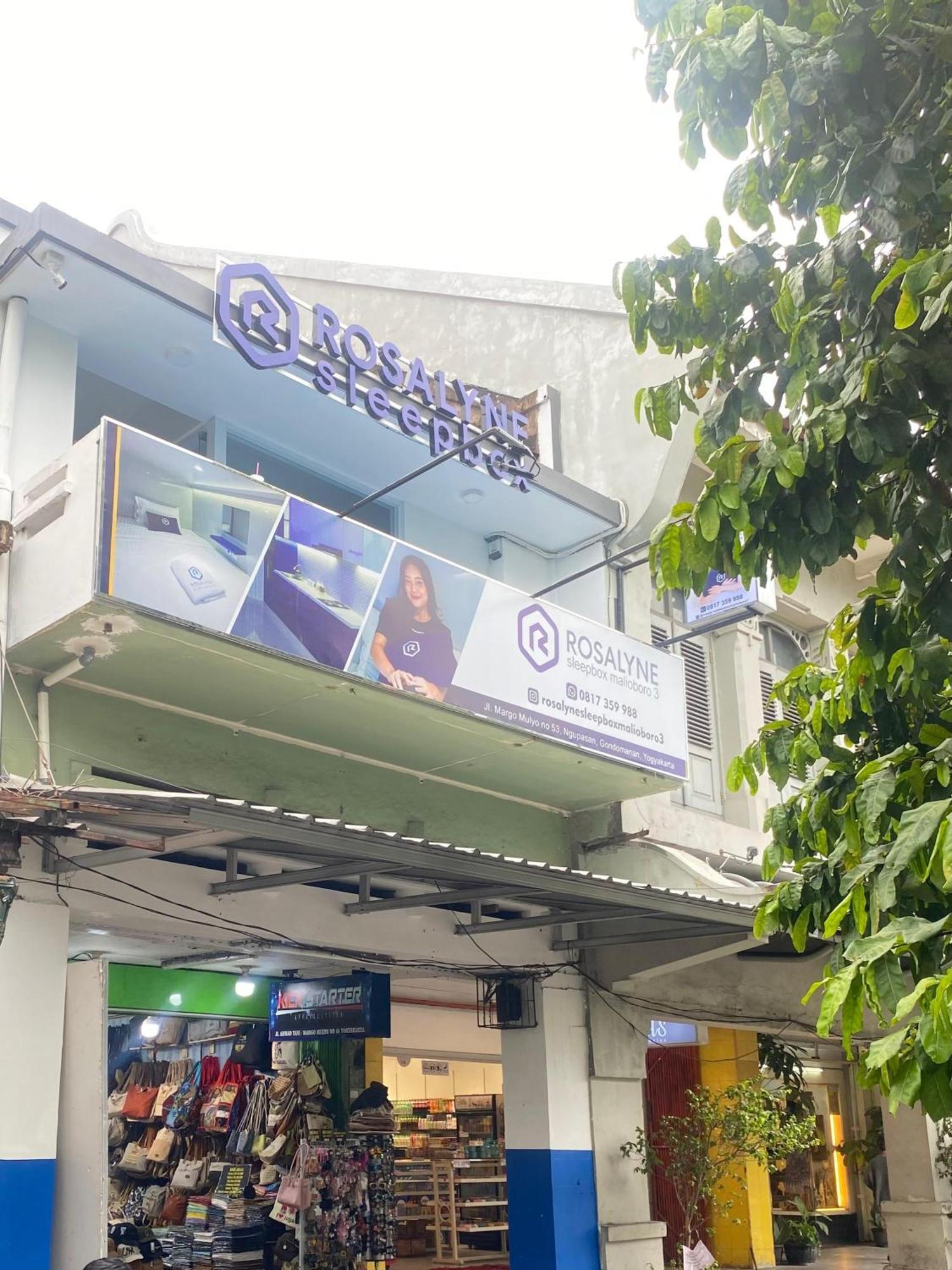 Hotel Rosalyne Sleepbox Malioboro 3 Yogyakarta Exterior foto